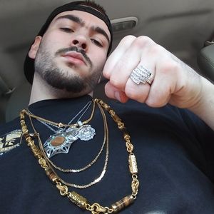 Meet your Posher, Logan